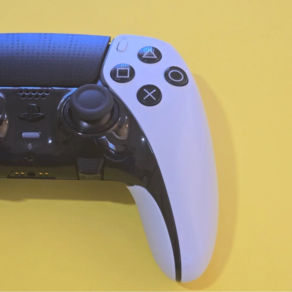 Sony PlayStation 5 PS5 DualSense Edge - Gulikit TMR Analog Sticks Installed